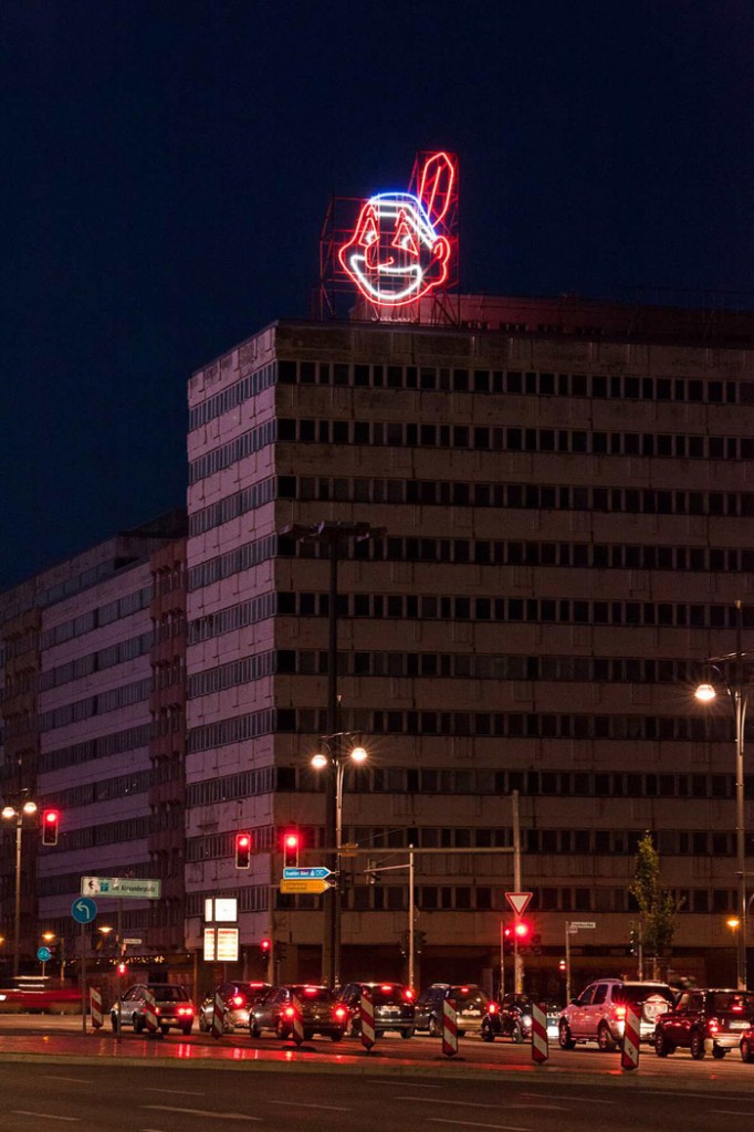 cyprien-gaillard-neon-indian-berlin-alexanderplatz-haus-der-statistik-1-682x1024