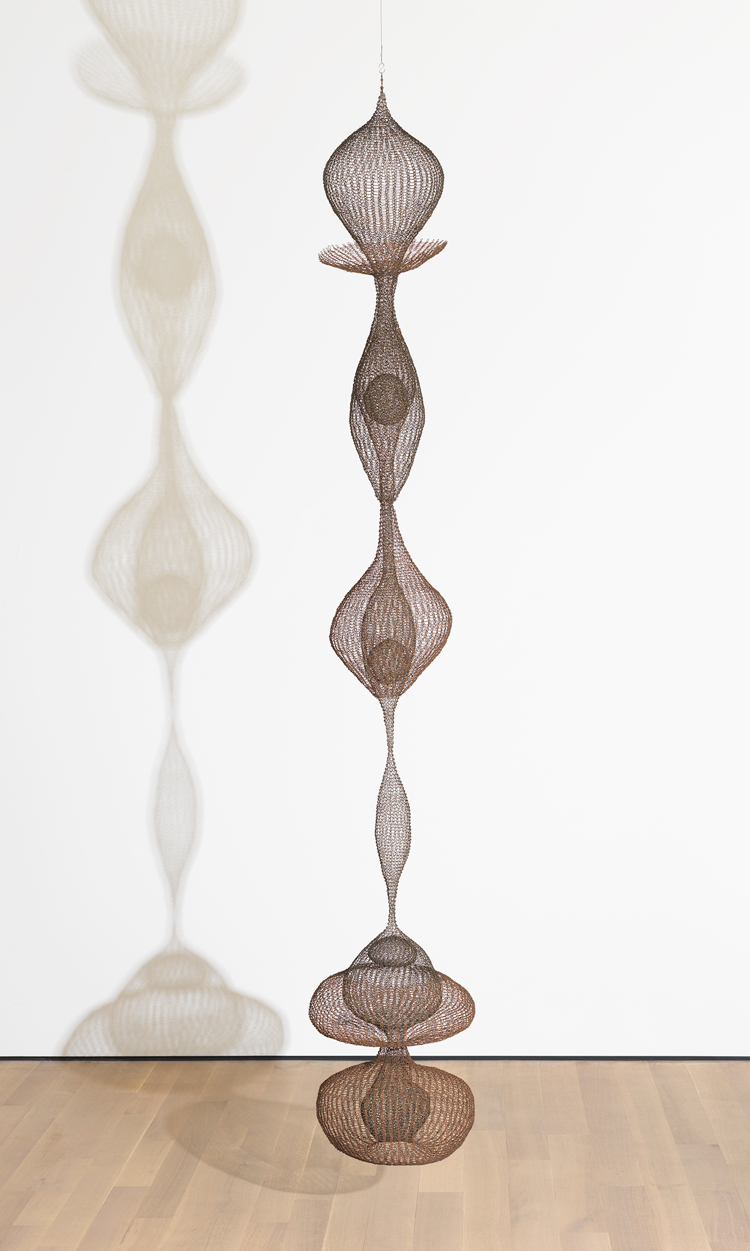 Untitled (S.114, Hanging, Six-Lobed Continuous Form within a Form with One Suspended and Two Tied Spheres), c. 1958 © The Estate of Ruth Asawa Courtesy The Estate of Ruth Asawa and David Zwirner, New York/London/Hong Kong