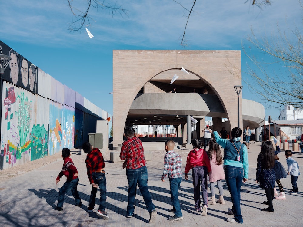 Fernanda Canales, ⁠Biblioteca y parque público fronterizos Agua Prieta, Sonora, 2023. Image Courtesy the artist. 