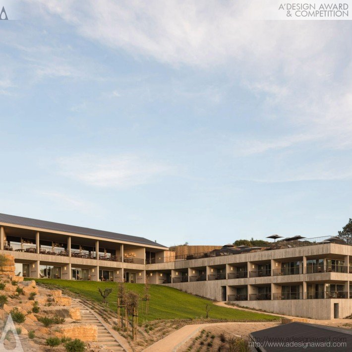 Immerso Hotel by Tiago Silva Dias