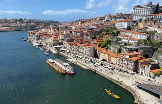 Cidade Invicta: Russ Pope Heads to Porto, Portugal